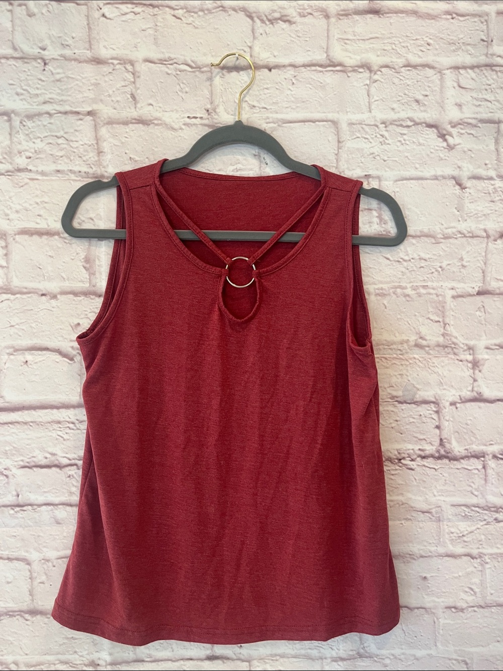 Women’s Ring-Detail Sleeveless Tank Top - Wine Red